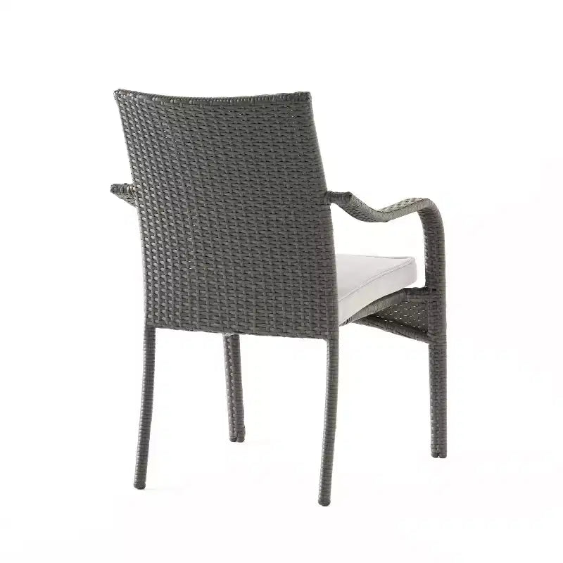 Christopher Knight Home Jose Ensemble de 5 chaises de patio modernes en fer avec design en rotin PE et table à manger en acacia