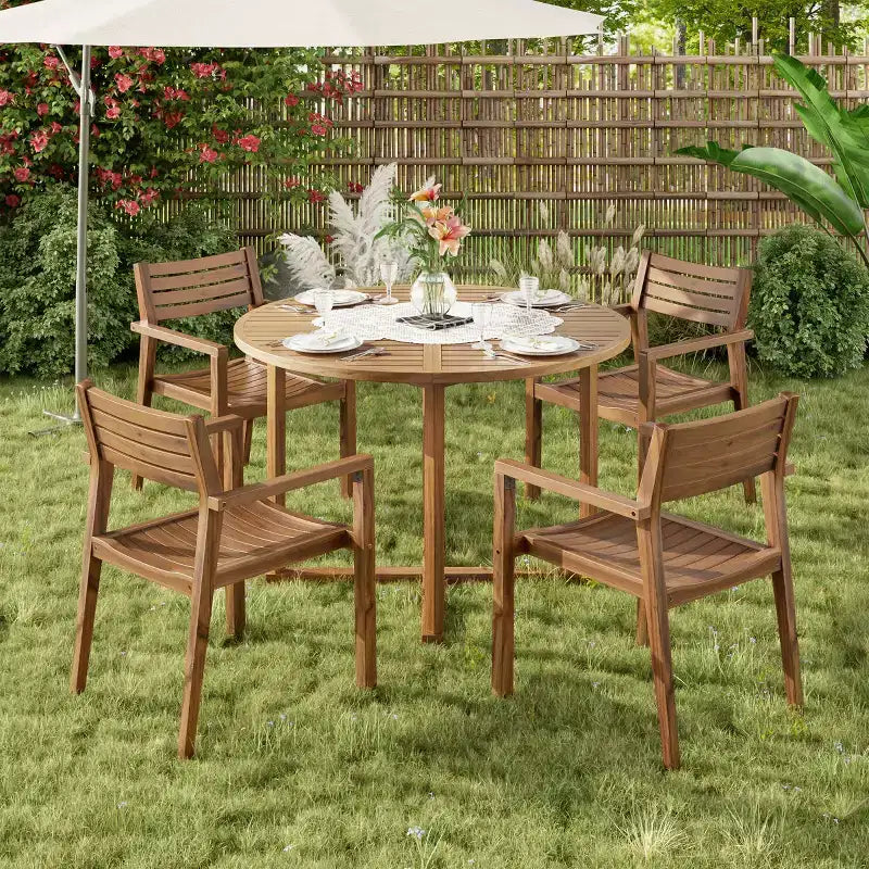 Set da pranzo da esterni in legno di acacia a 5 pezzi per 4 persone, tavolo rotondo con piano a doghe e 4 sedie, mobili da giardino per patio, bordo piscina-Panipeachy