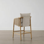 Tabouret de bar Lynn à hauteur de comptoir avec accoudoirs en bois tressé, lot de 2