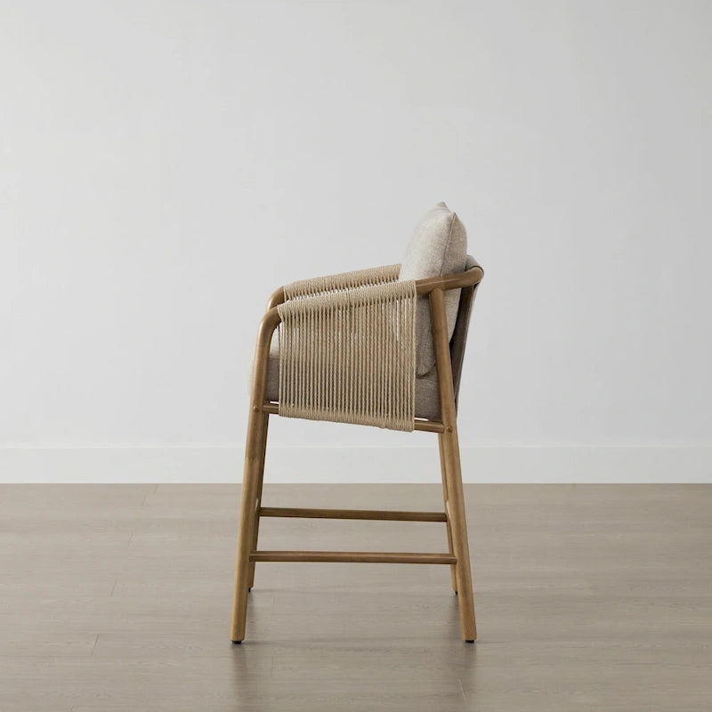 Tabouret de bar Lynn à hauteur de comptoir avec accoudoirs en bois tressé, lot de 2