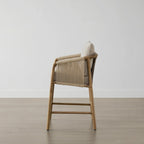Tabouret de bar Lynn à hauteur de comptoir avec accoudoirs en bois tressé, lot de 2