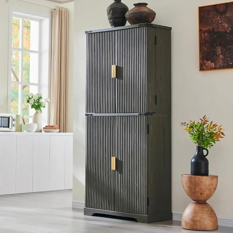 Mobile dispensa moderno scanalato alto 183 cm, armadietto contenitore con 4 ante