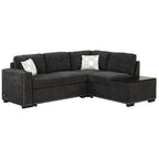 Divano letto estraibile, divano ad angolo a L con borchie, divano lounge con pouf contenitore, porte USB e portabicchieri nero