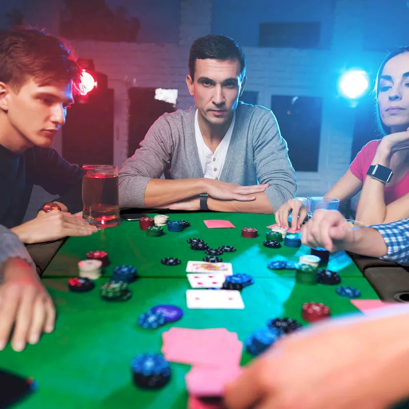 Tavolo da Poker Costway per 8 Giocatori con 8 Portabicchieri e Comodi Braccioli