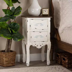 Comodino a 2 cassetti Levron con bicolore e legno anticato Noce/Bianco Antico - Baxton Studio: Tavolino contenitore da comodino
