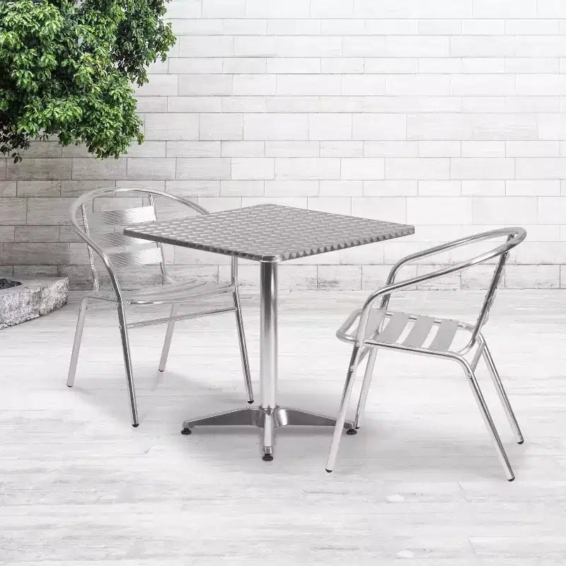 Set tavolo quadrato in alluminio Flash Furniture Lila da 27,5'' per interni-esterni con 2 sedie con schienale a doghe