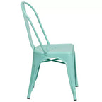 Ensemble table carrée d'intérieur/extérieur en métal qualité commerciale Emma et Oliver 31,5 avec 4 chaises empilables