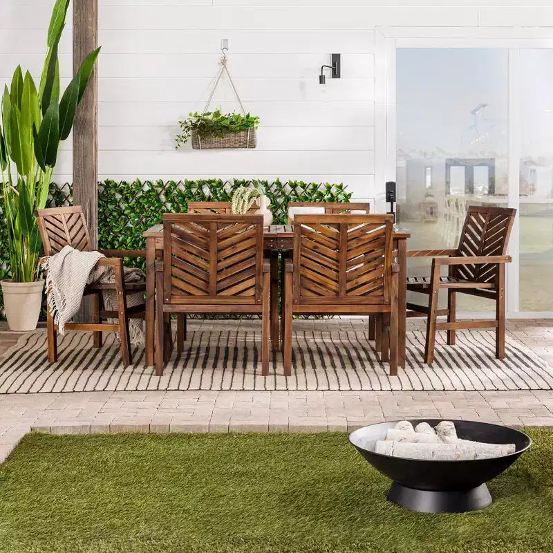 Set da pranzo da esterno Saracina Home a 7 pezzi con motivo a chevron in acacia e doghe