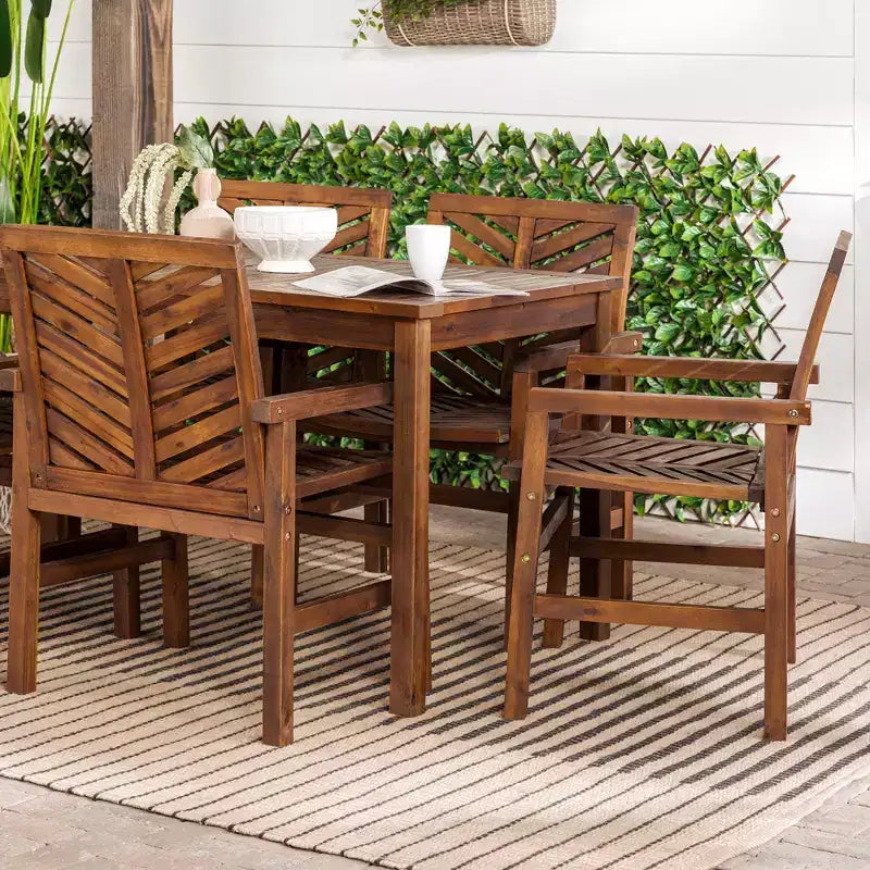 Set da pranzo da esterno Saracina Home a 7 pezzi con motivo a chevron in acacia e doghe