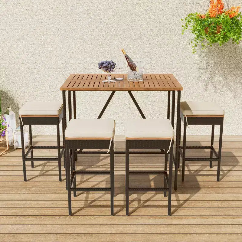 Set Bar da Esterno in Rattan 5 Pezzi con Piano Pieghevole in Legno di Acacia, 4 Sgabelli e 1 Tavolo, Marrone - ModernLuxe