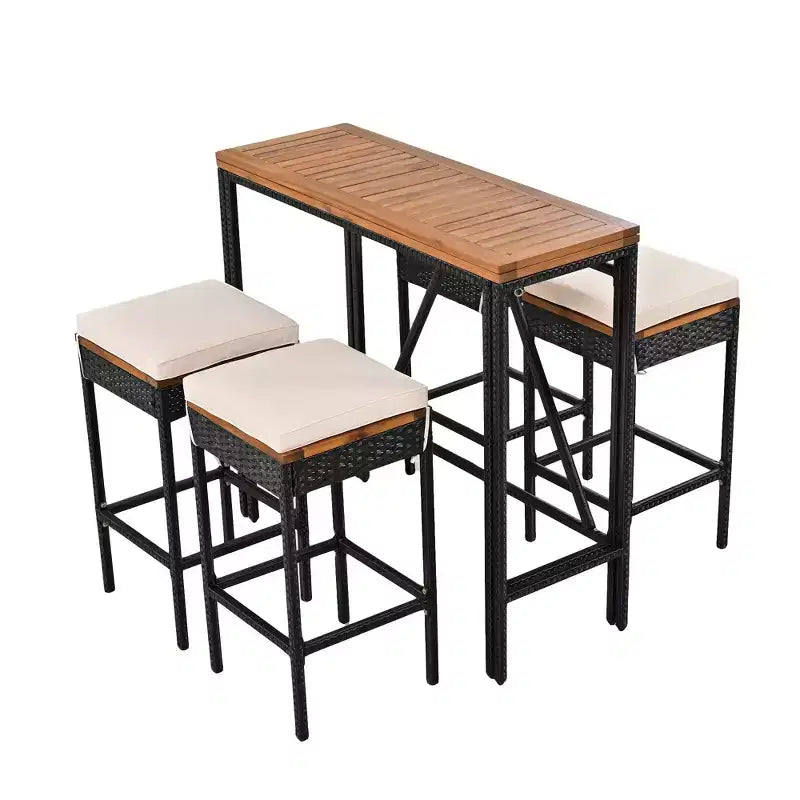 Set Bar da Esterno in Rattan 5 Pezzi con Piano Pieghevole in Legno di Acacia, 4 Sgabelli e 1 Tavolo, Marrone - ModernLuxe