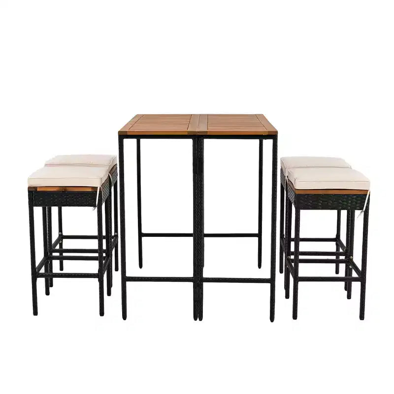 Set Bar da Esterno in Rattan 5 Pezzi con Piano Pieghevole in Legno di Acacia, 4 Sgabelli e 1 Tavolo, Marrone - ModernLuxe