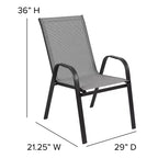 Set da patio sette pezzi Emma and Oliver con tavolo in metallo con piano in vetro temperato e 6 sedie impilabili Flex Comfort