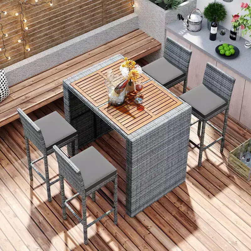 Set Bar da Esterno 5 Pezzi in Legno di Acacia e Rattan con Sgabelli da Bar e Cuscini Rimovibili, Grigio - ModernLuxe