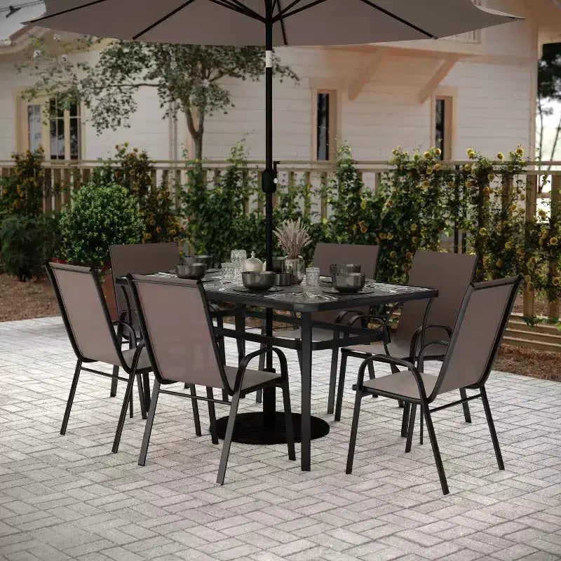Set da pranzo da esterno Flash Furniture Brazos da 7 pezzi di livello commerciale con tavolo da esterno in vetro temperato e 6 sedie con sedili e schienali in materiale Flex Comfort