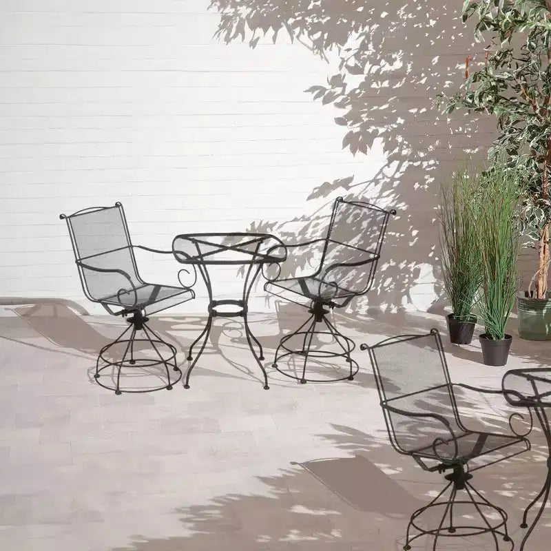 Set da balcone e bistrò Woodard Uptown a 3 pezzi in acciaio con sedie girevoli, tavolo, capacità di carico di 113 kg e finitura verniciata a polvere, nero