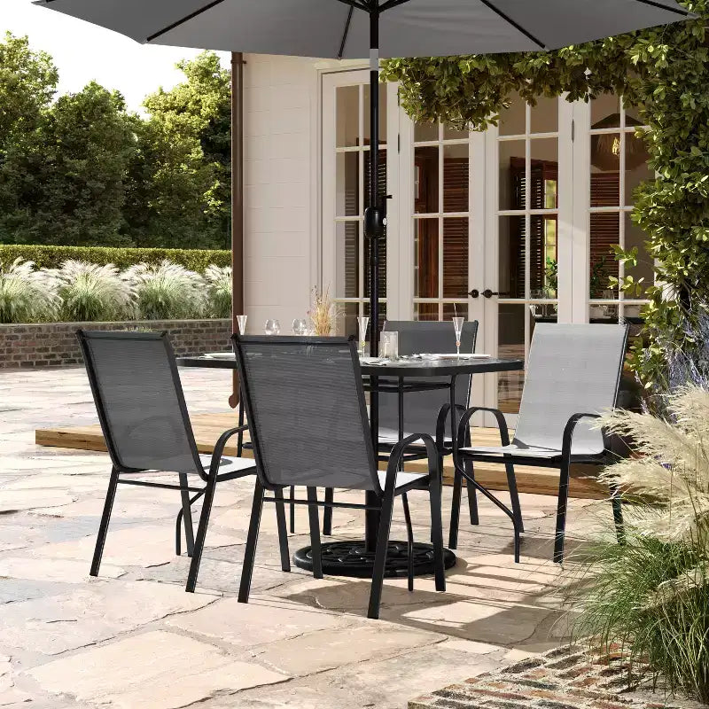 Set da pranzo da esterni Flash Furniture Brazos 5 pezzi di grado commerciale con tavolo da patio in vetro temperato e 4 sedie con sedute e schienali in materiale Flex Comfort