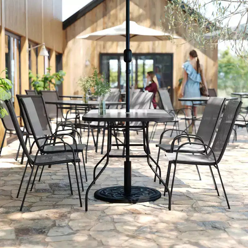Set da pranzo da esterni Flash Furniture Brazos 5 pezzi di grado commerciale con tavolo da patio in vetro temperato e 4 sedie con sedute e schienali in materiale Flex Comfort