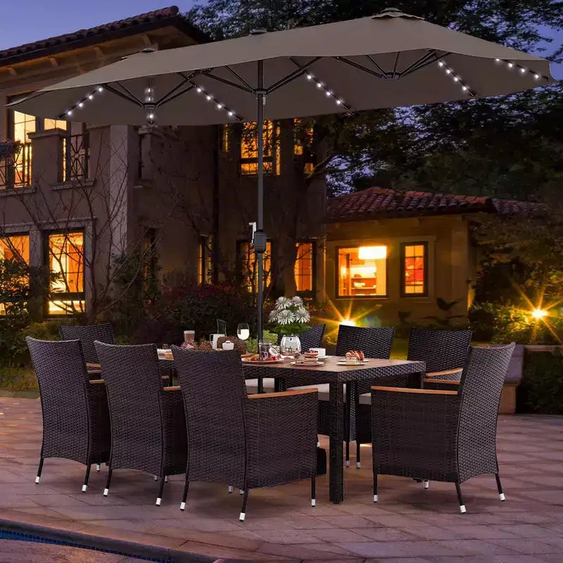Set da pranzo da giardino Costway 11 pezzi con ombrellone a doppio lato da 4,5 m (base inclusa) beige/caffè/blu scuro/arancione/vino/grigio
