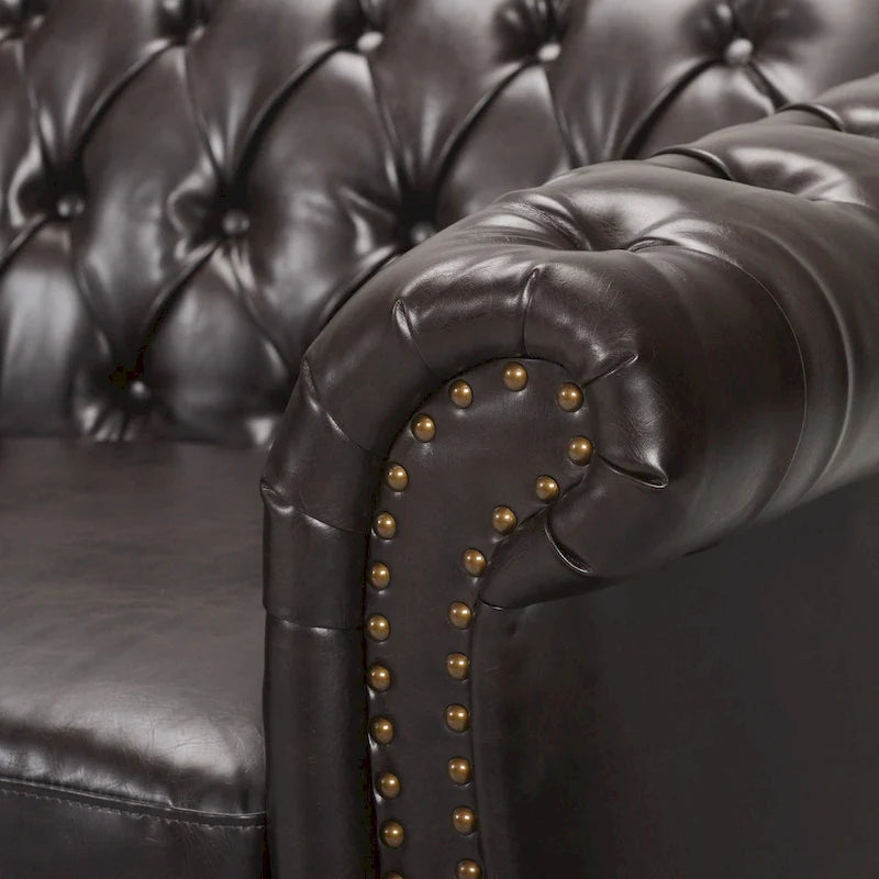 Divano Chesterfield capitonné in ecopelle Parksley di Christopher Knight Home