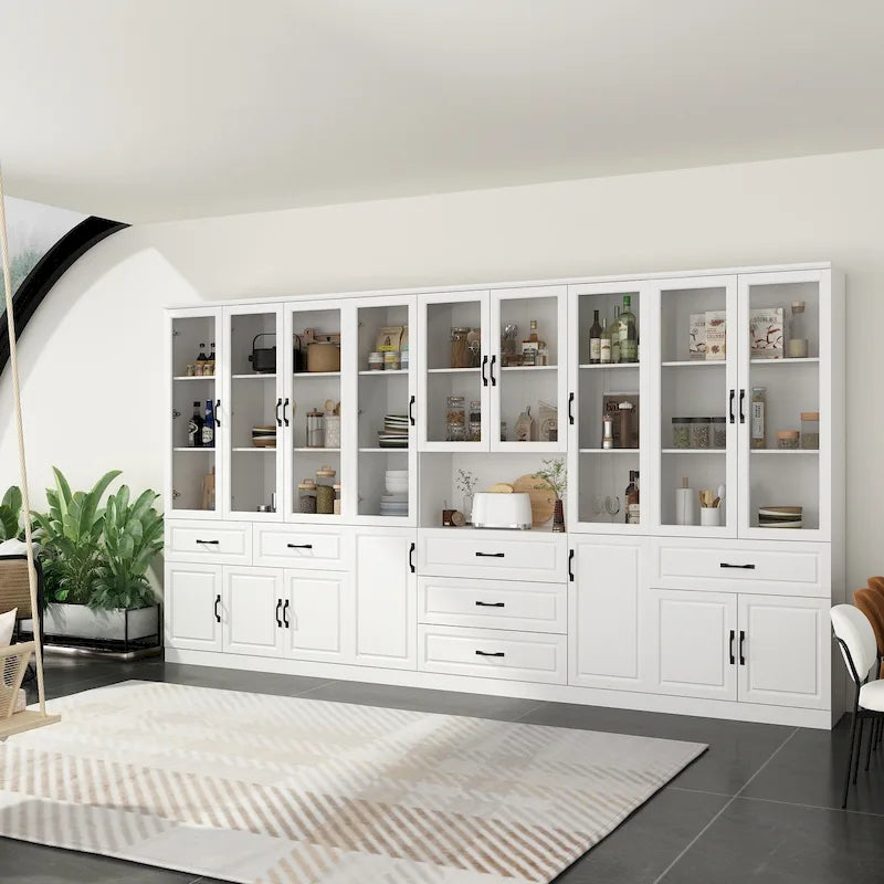 Grand buffet blanc, meuble de cuisine élégant avec portes vitrées d'exposition