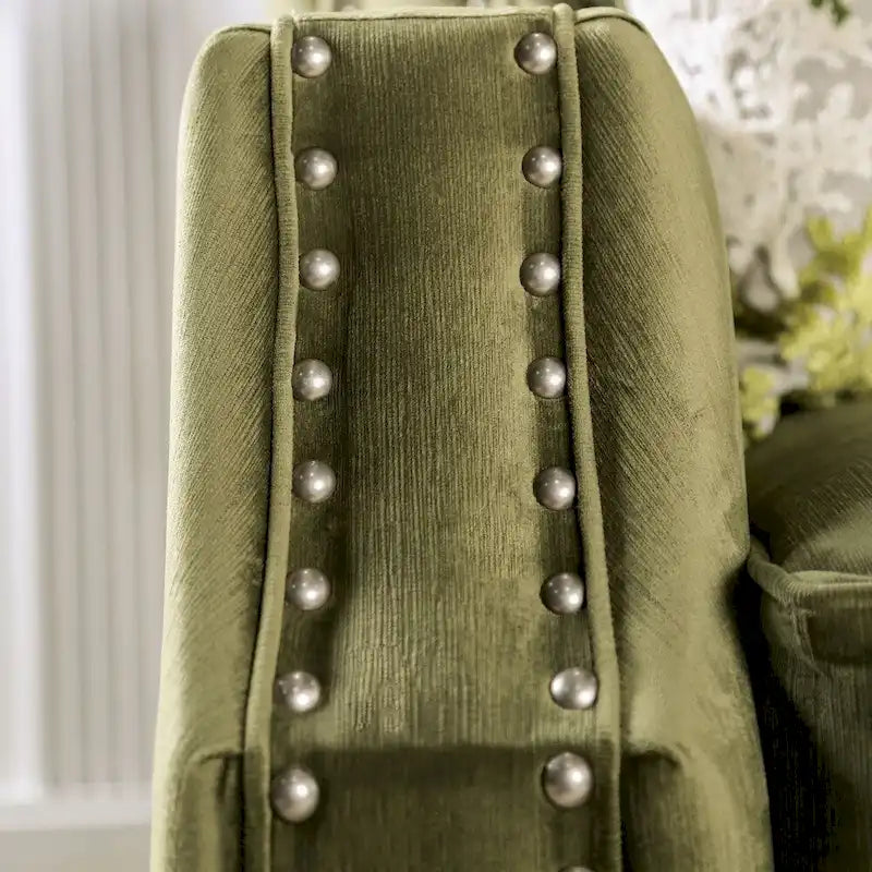 Divano Olie con rivestimento in tessuto verde transizionale e schienale trapuntato di Furniture of America