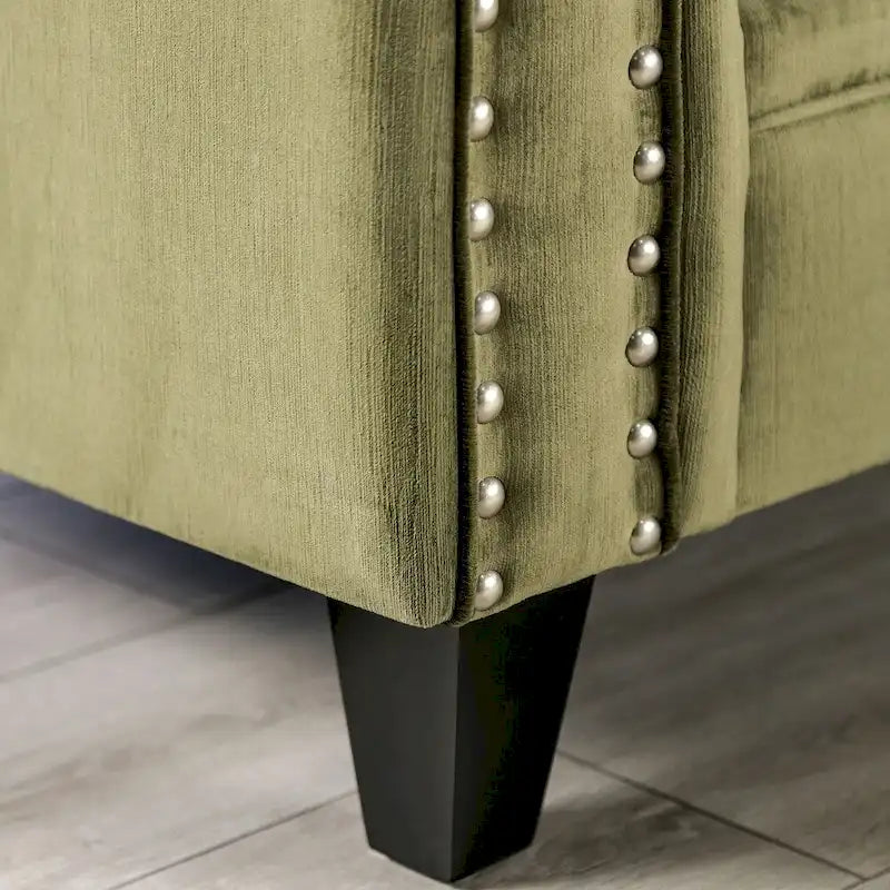 Divano Olie con rivestimento in tessuto verde transizionale e schienale trapuntato di Furniture of America