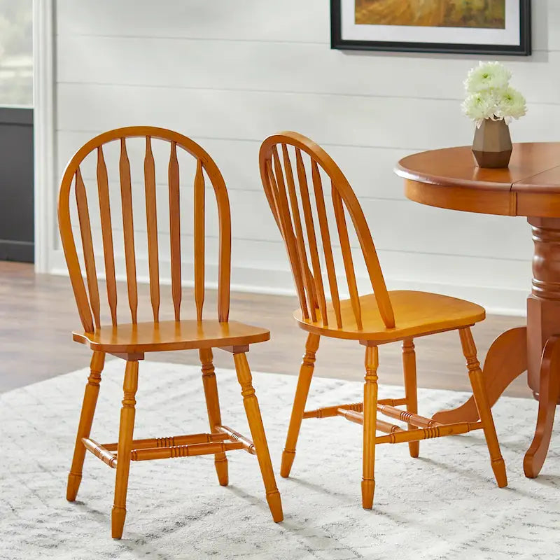 Sedie da pranzo Simple Living Carolina in legno massello con schienale a fusi (set da 2)
