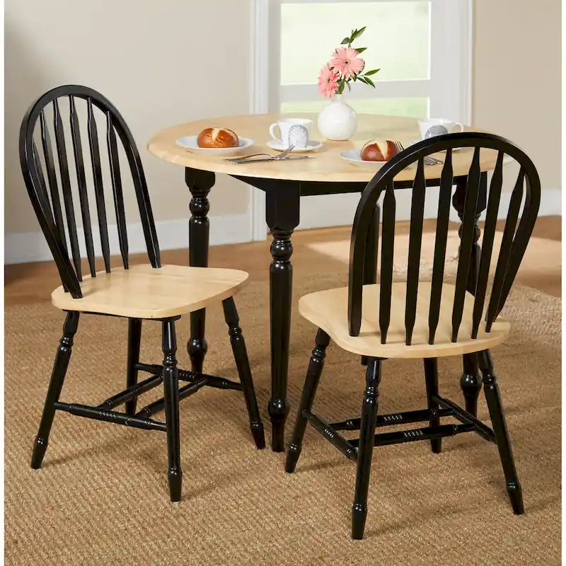Sedie da pranzo Simple Living Carolina in legno massello con schienale a fusi (set da 2)