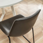 Roundhill Furniture Varna, Set da pranzo rotondo da 5 pezzi, tavolo da pranzo con base a cavalletto e 4 sedie