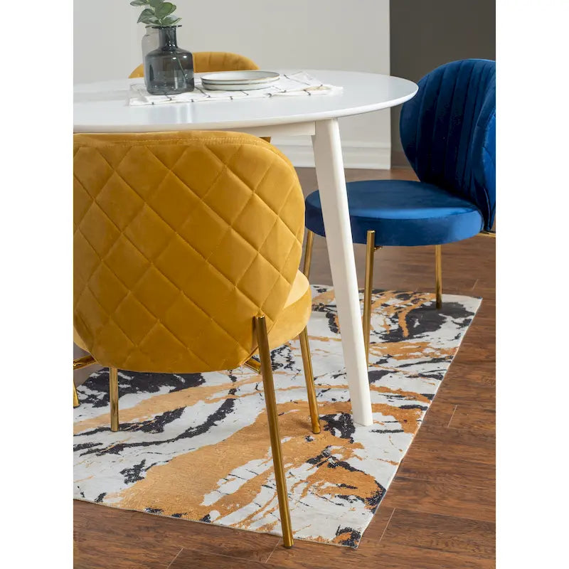 Ensemble de salle à manger contemporain 5 pièces Amoa de Roundhill Furniture, table ronde blanche et 4 chaises