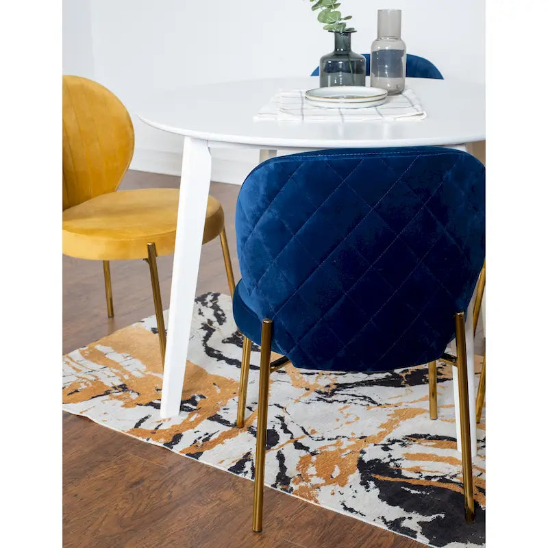 Ensemble de salle à manger contemporain 5 pièces Amoa de Roundhill Furniture, table ronde blanche et 4 chaises