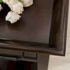 Tavolino Leick Home One Drawer Tradizionale Cherry con Bordo a Vassoio e Ripiano