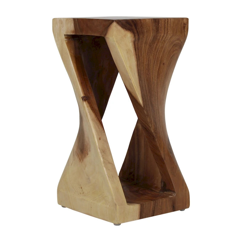 Tavolino scolpito in legno naturale di East at Main