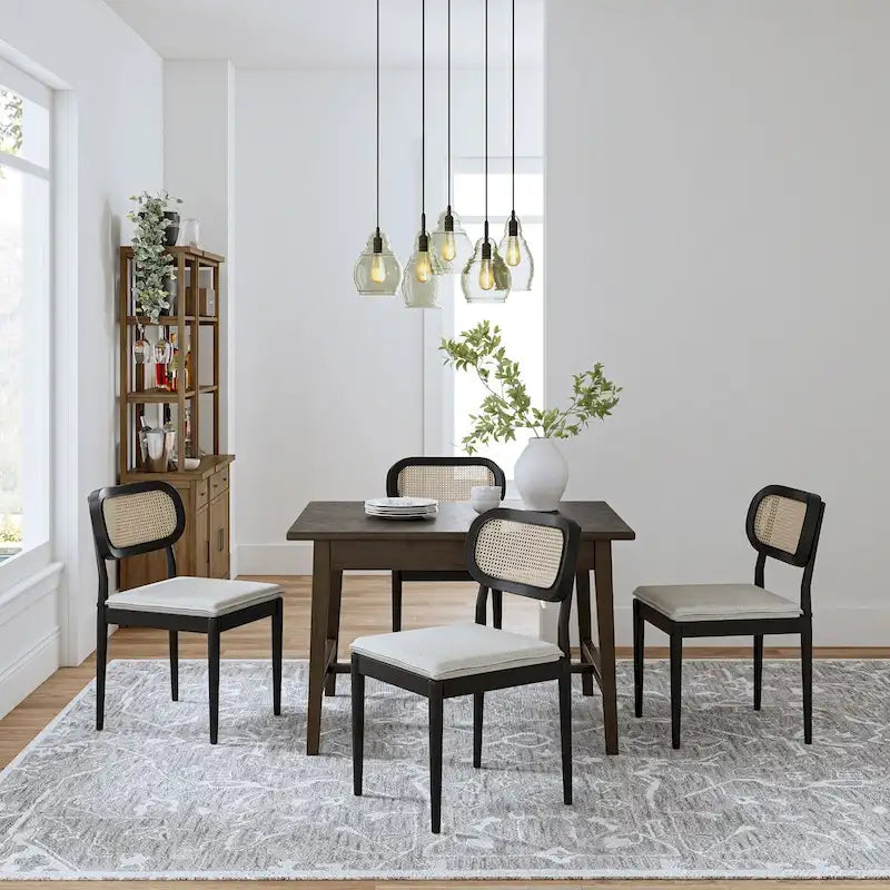 Lot de 4 chaises de salle à manger Konstantin en bois massif avec dossier en rotin et coussin amovible par HULALA HOME