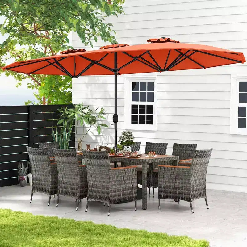 Set da pranzo in vimini da esterno Costway 10 pezzi con ombrellone da patio a doppia faccia 8 poltrone grigio/rosso/arancione/turchese/beige/caffè