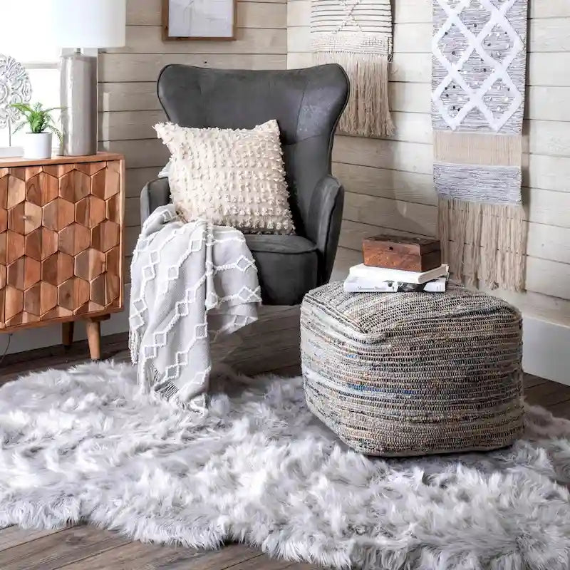 Pouf ottoman en tricot décontracté en jean et jute Nuloom Granada