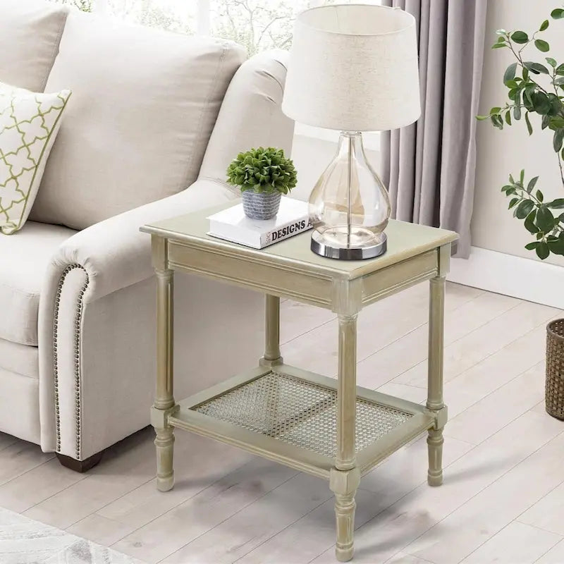 Tavolino in crema Copper Grove Reine con ripiano in rattan