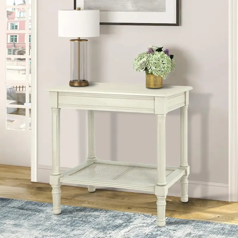 Tavolino in crema Copper Grove Reine con ripiano in rattan