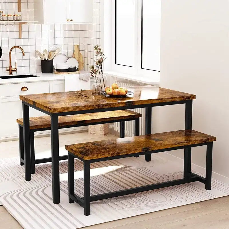 Affascinante set da pranzo in stile semplice con un tavolo e due panche, con piedini, per cucina, sala da pranzo