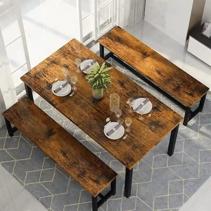 Affascinante set da pranzo in stile semplice con un tavolo e due panche, con piedini, per cucina, sala da pranzo