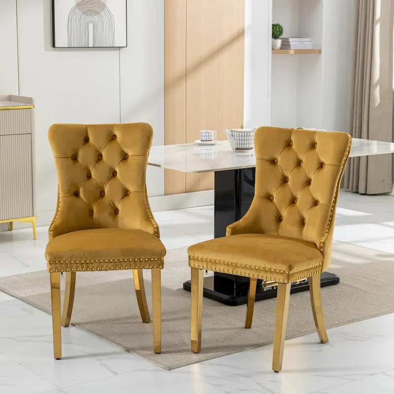 Set di 2 sedie da pranzo in velluto con borchie e gambe placcate oro
