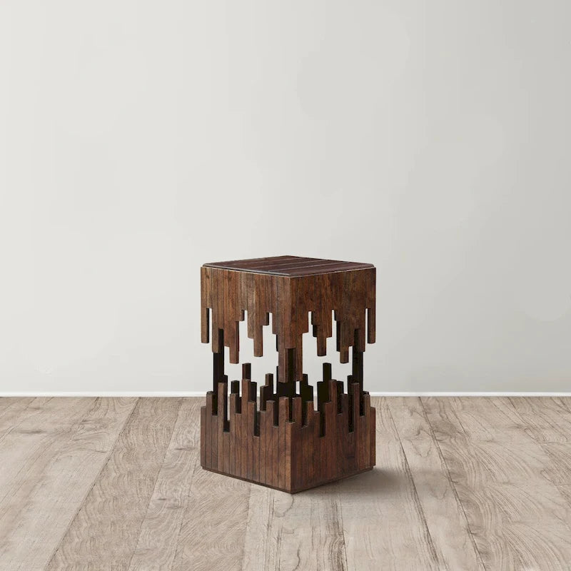 Table d'appoint accent de 24 pouces, bois d'acacia marron, plateau carré à lattes, silhouette abstraite artisanale, fer noir