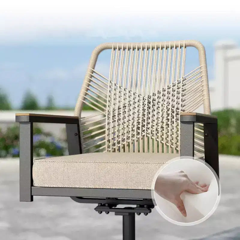 Captiva Designs Set da pranzo 5 pezzi con tavolo rotondo in metallo con piano a doghe e sedie girevoli in vimini con cuscini spessi