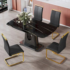 Tavolo da pranzo. Piano con motivo in finto marmo nero. Gambe in MDF nero, linee oro, base nera
